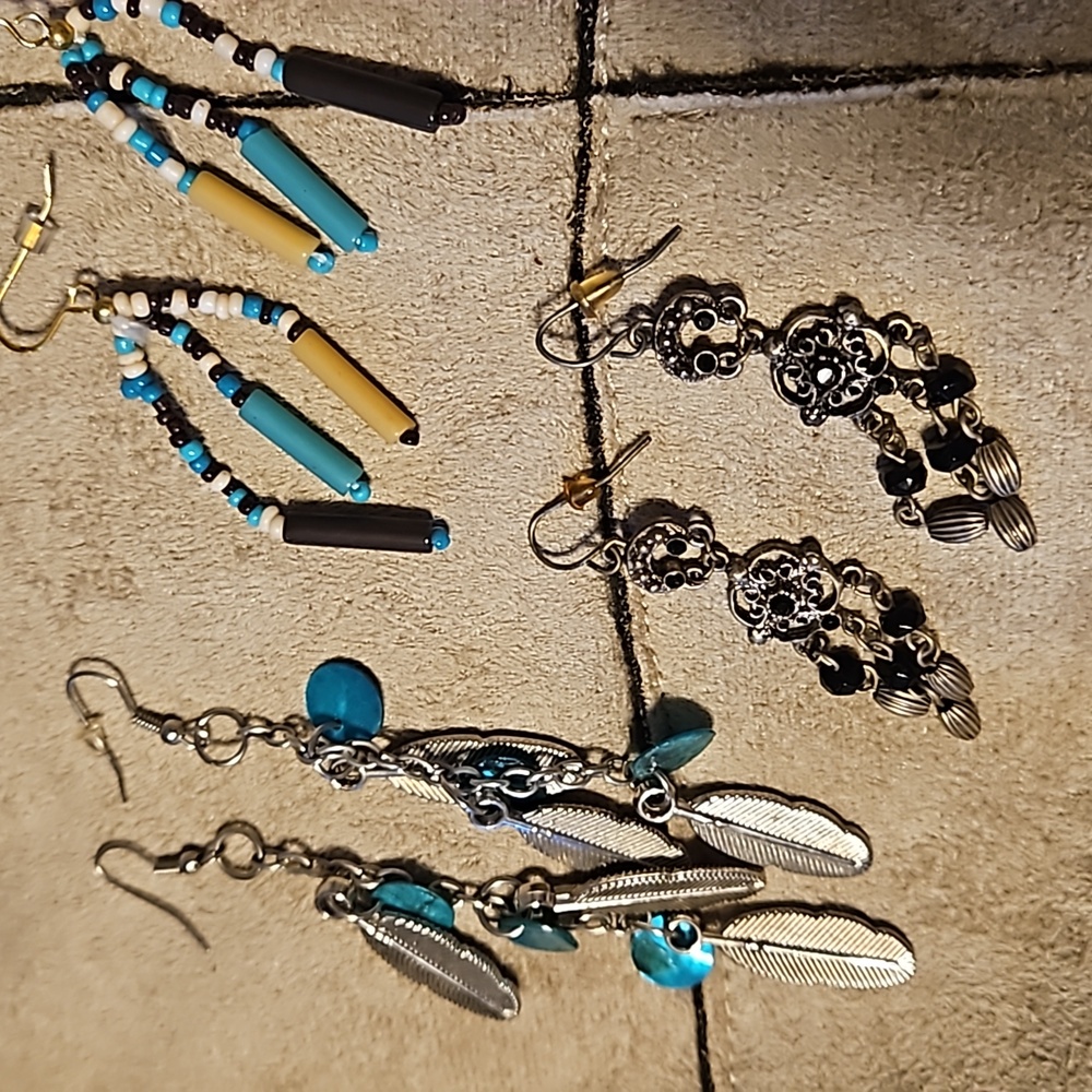 Earrings - Picture 3 of 5